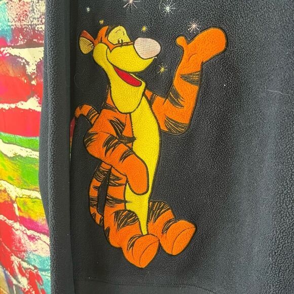 Vintage Disney Fleece Pullover Sweatshirt Tigger Embroidered Size Large - Picture 3 of 5